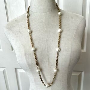 Faux pearl and gold tone long vintage necklace
